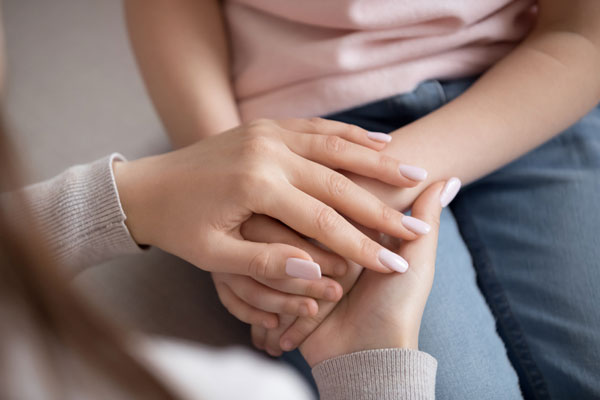hold hand